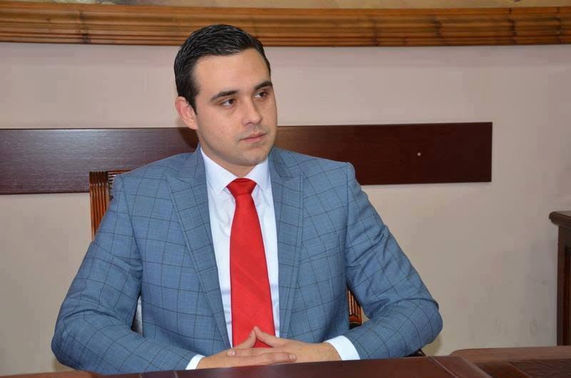 Костадинов се огласи на социјалните мрежи